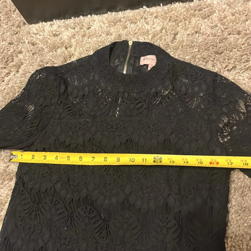 Philosophy black lace top w/back zipper & dramatic sleeves!